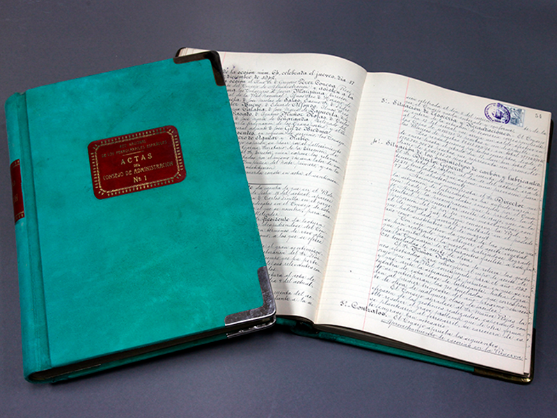 Libros de Actas del Consejo de Administracin de RENFE. Ao 1941-1944. Sign. Lr-0016 - Lr-0017