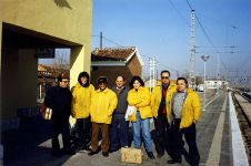 M Concepcin Garca Gonzlez, en una foto de grupo con personal de Instalaciones de Seguridad Elctricas e Instalaciones de Seguridad Mecnicas de RENFE, posando en Cabezn de Pisuerga (Valladolid) despus de los trabajos de revisin peridica de instalaciones - 1988 - Cabezn de Pisuerga (Valladolid)