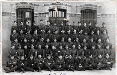 8 Promocin. Rafael Snchez est en la ltima fila, el cuarto de la derecha - Madrid-Atocha (4-2-1949)