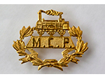 Insignia de gorra de uniforme de la Compaa de los Ferrocarriles de Madrid a Cceres y Portugal, MCP (ca. 1880-1894) Donacin: Valent Tapia Caballero - Pieza IG: 03502