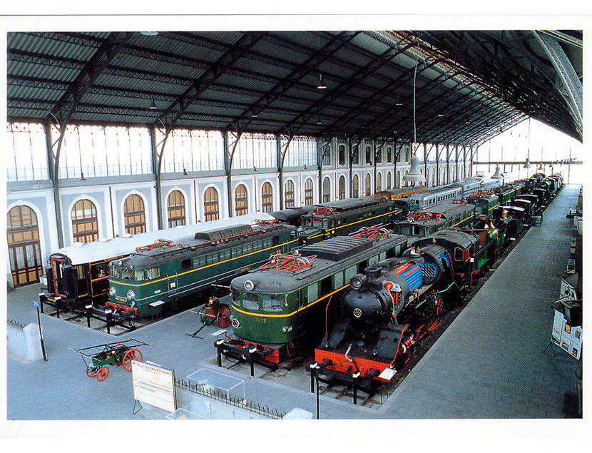 Vista general de la Sala de Traccin del Museo del Ferrocarril de Madrid