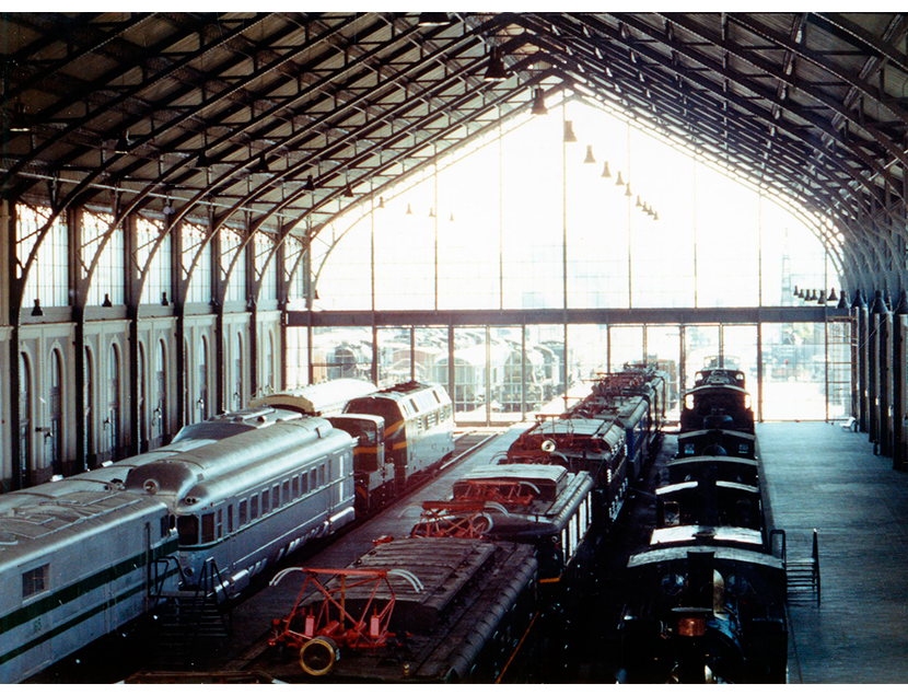 Vista parcial de la Sala de Traccin del Museo del Ferrocarril de Madrid