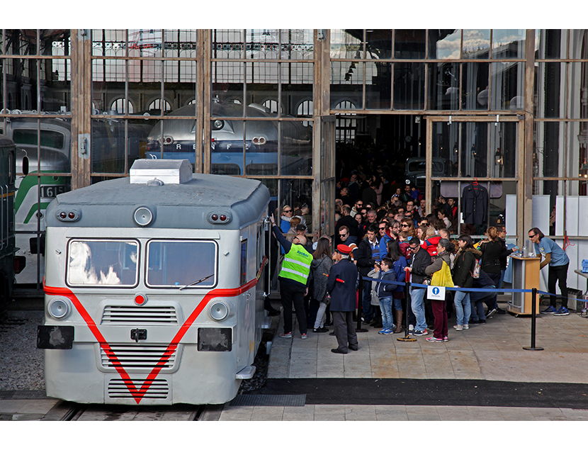 Viajes en el automotor restaurado por AREMAF durante la Jornada de Puertas Abiertas 2018