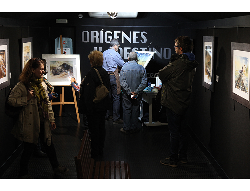 Demostracin del acuarelista Manuel Salcedo y exposicin de su obra Orgenes y destino en el coche 3000, durante la Jornada de Puertas Abiertas 2019