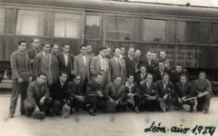 Participantes en el curso de transformación de maquinistas de vapor a tracción eléctrica celebrado en León y Ujo (ca. 1954)