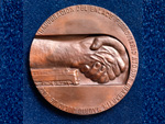 Medalla conmemorativa de la inauguracin del enlace ferroviario Atocha-Chamartn, julio 1967 (Manolo Prieto, Madrid, 1967). Donacin: Sr. Urcola - Pieza IG: 00786